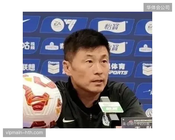 李国旭的针对性布防极为成功,阎相闯在前场的反击速度撕裂了对手防线 李国旭的针对性布防极为成功,阎相闯在前场的反击速度撕裂了对手防线